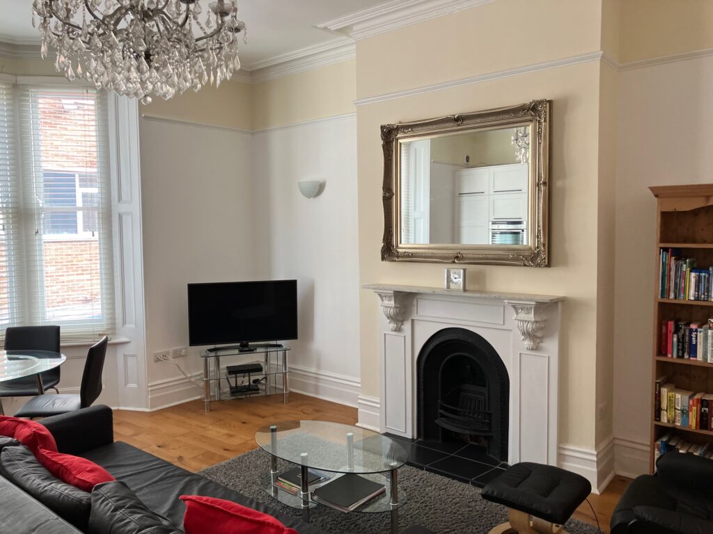 High Street Suites 3 Ventnor Living Room