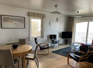 Ventnor Beach View Apartment living room